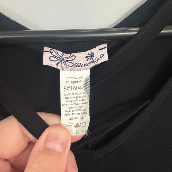 Blossom by P. Crisscross Neckline Tunic Top Size Large Rayon & Spandex Blend - Picture 4 of 5